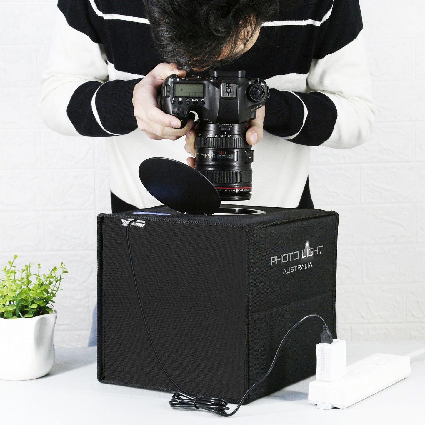 25cm Photo Light Box for Product Photography + 12 Colour Backdrops